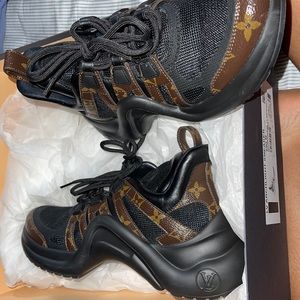 LV ARCHLIGHT SNEAKER